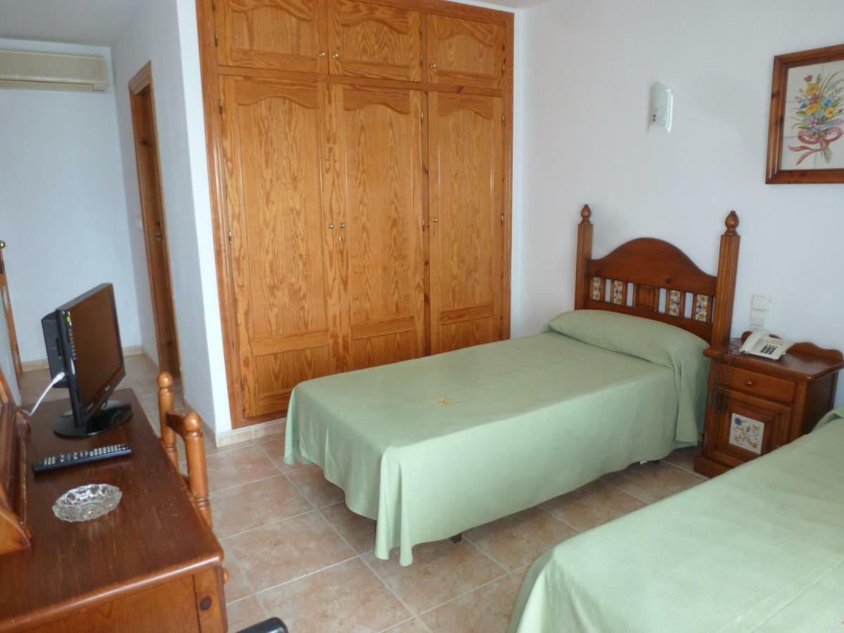 Hostal Cortes Garrucha Bagian luar foto