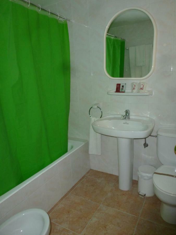 Hostal Cortes Garrucha Bagian luar foto