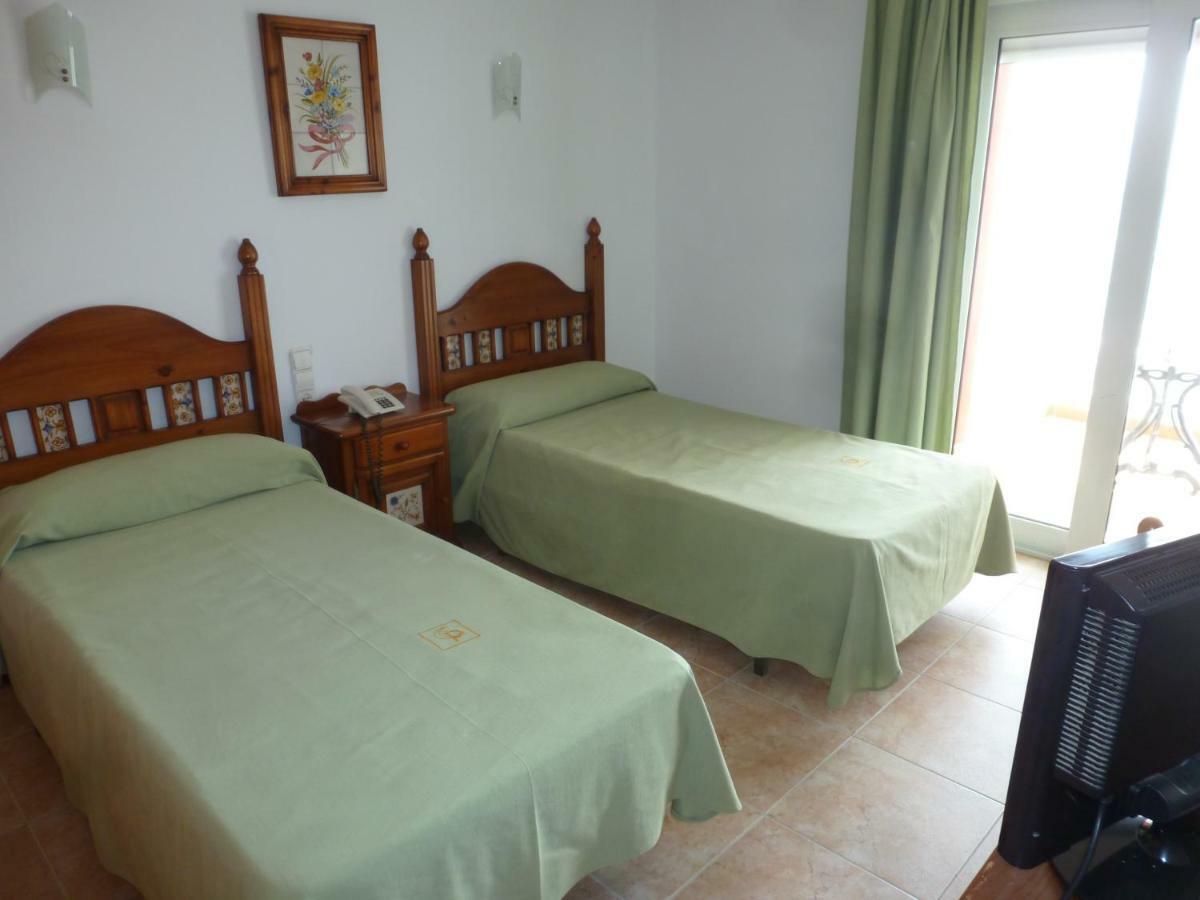 Hostal Cortes Garrucha Bagian luar foto