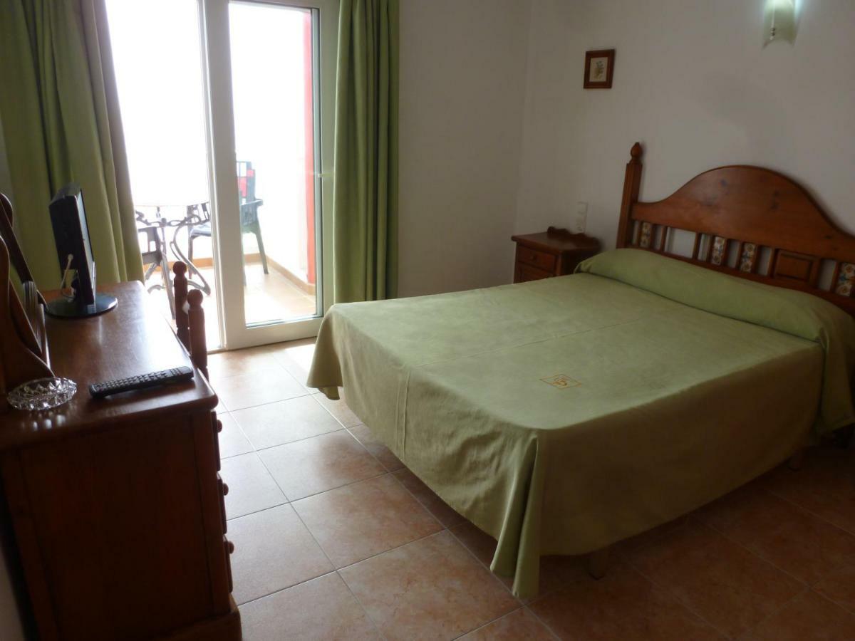 Hostal Cortes Garrucha Bagian luar foto